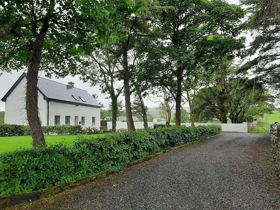 Traditional Cosy Cottage With Beautiful Views Westport